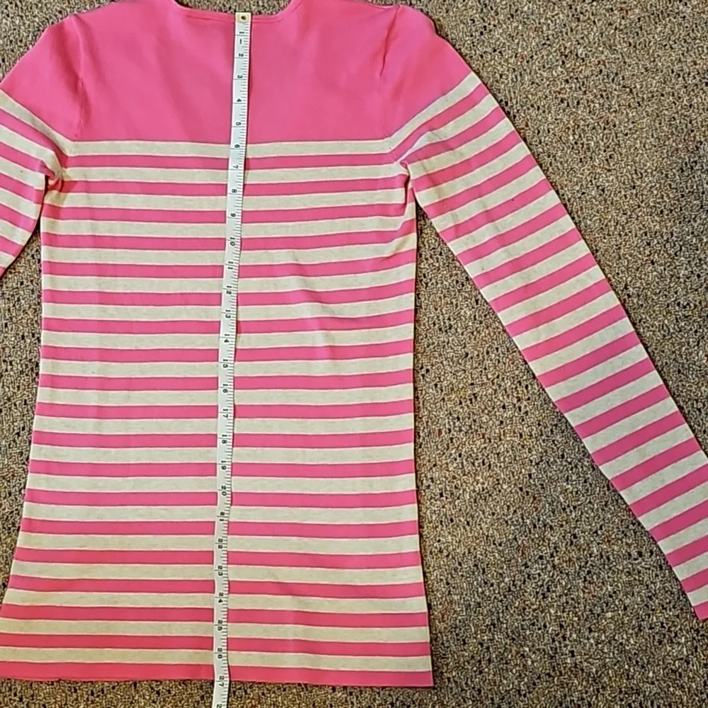 Lilly Pulitzer V-Neck Sweater! Worn Once!! - Picture 12 of 12